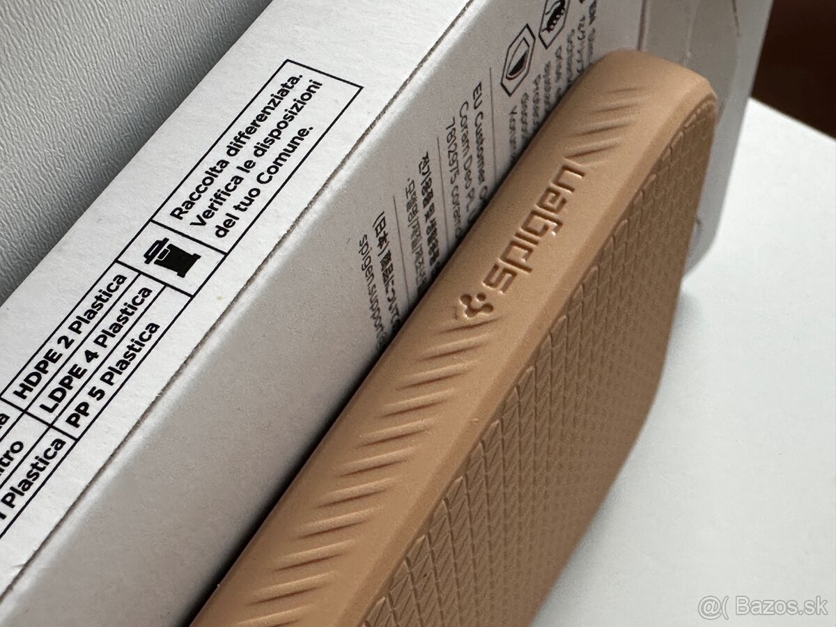 Spigen Liquid Air Rose Titanium iPhone 16 Pro - 10