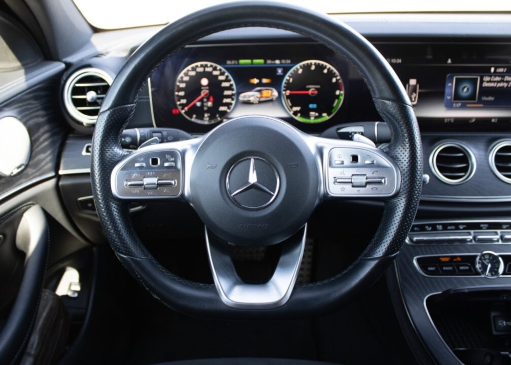 Mercedes Benz E 300 de T Avantgarde (2020) - 10