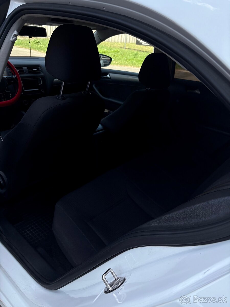 Volkswagen Jetta 2017-Facelift - 10