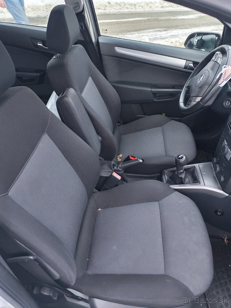 Opel Astra H 2006- nepojazdna, TP + ŠPZ - 10