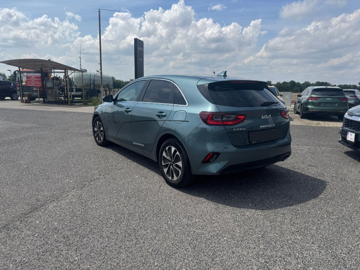 Ceed 1,5 T-GDi M6 GOLD+LED pack - 10