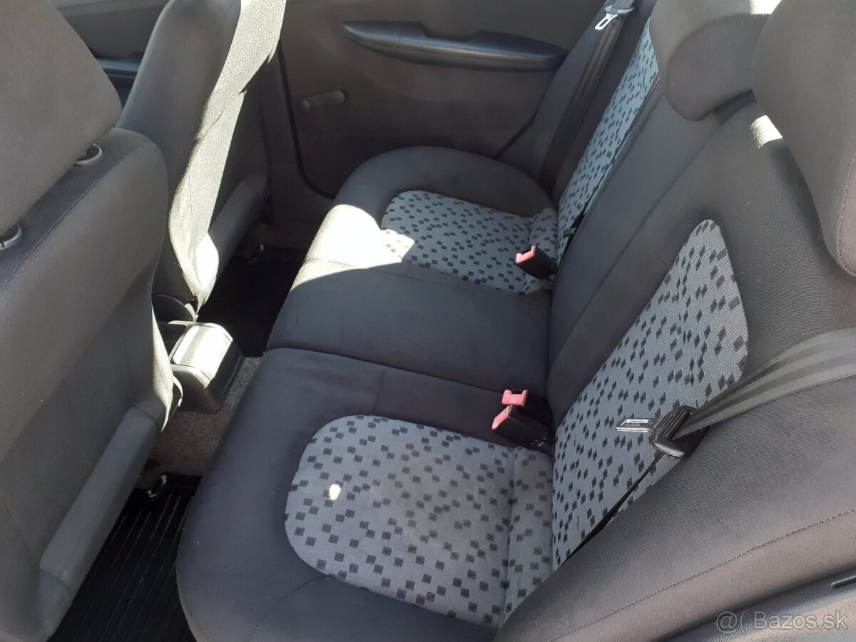 Škoda Fabia 1.2 40kw - 10