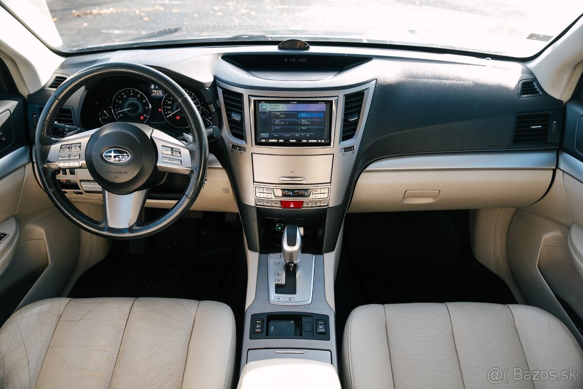 Subaru Outback 2.5 CVT AWD - 10