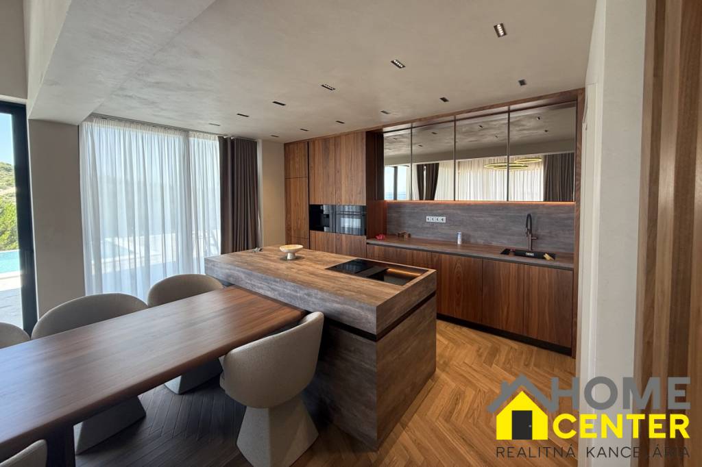 NA PREDAJ mediteránska vila s pôsobivým 360° výhľadom na mor - 10