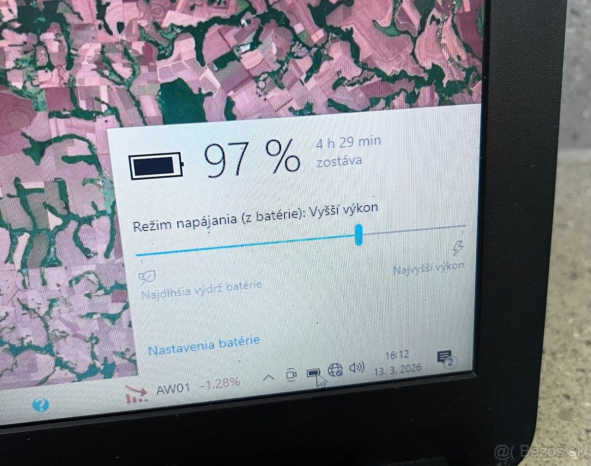 HP 255 G4 / AMD 4-jadro / 8GB RAM / 240GB SSD / 15.6" - 10