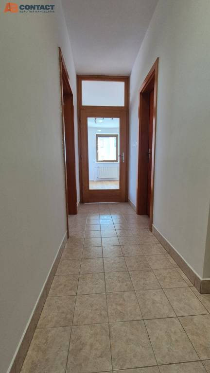 Priestranný 1-izbový byt s balkónom pri mestskom parku - 10