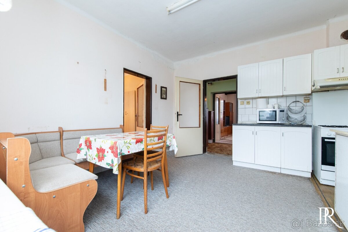 PREDAJ 5 IZBOVÝ RODINNÝ DOM S GARÁŽOU, DOLNÉ TRHOVIŠTE - 10