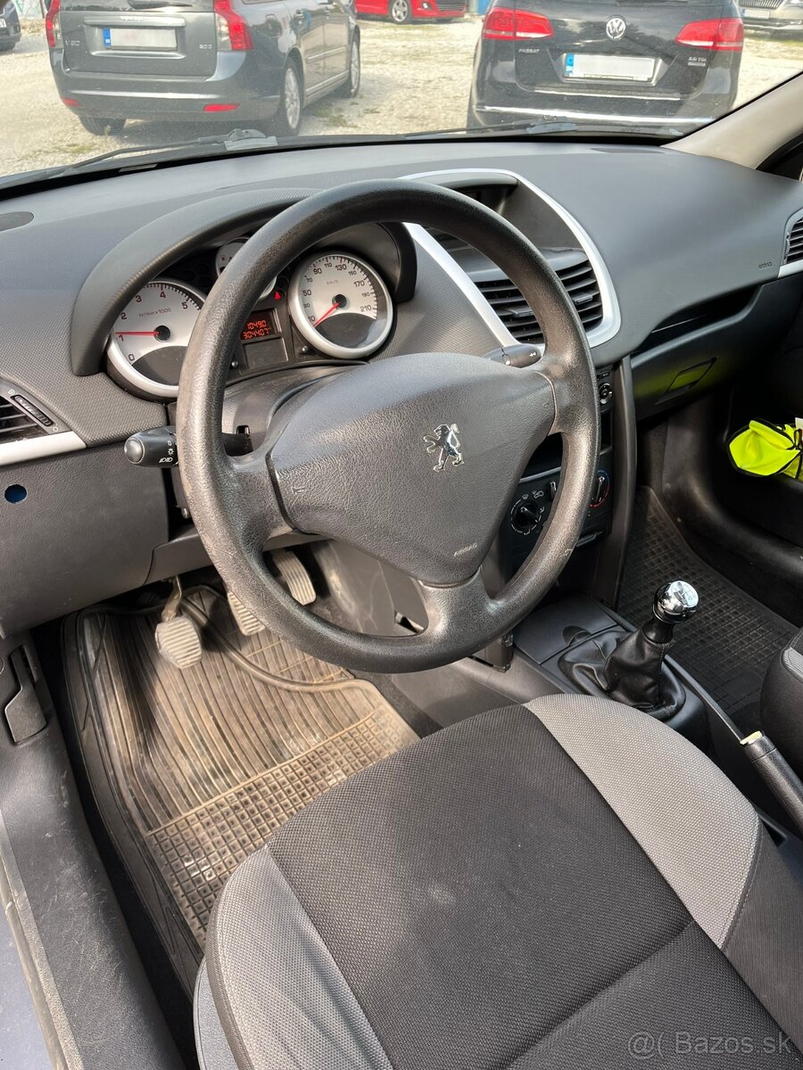 Peugeot 207 1.4e Benzín, 2009, 54 kW, 304407 km - 10