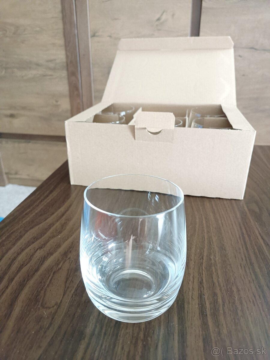 Rôzne sklo a keramiku - 10