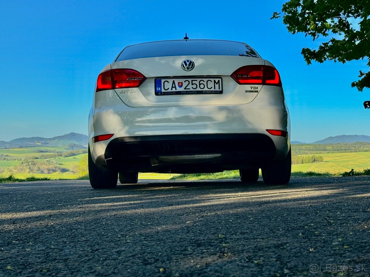 Volkswagen Jetta len 122tis km - 10