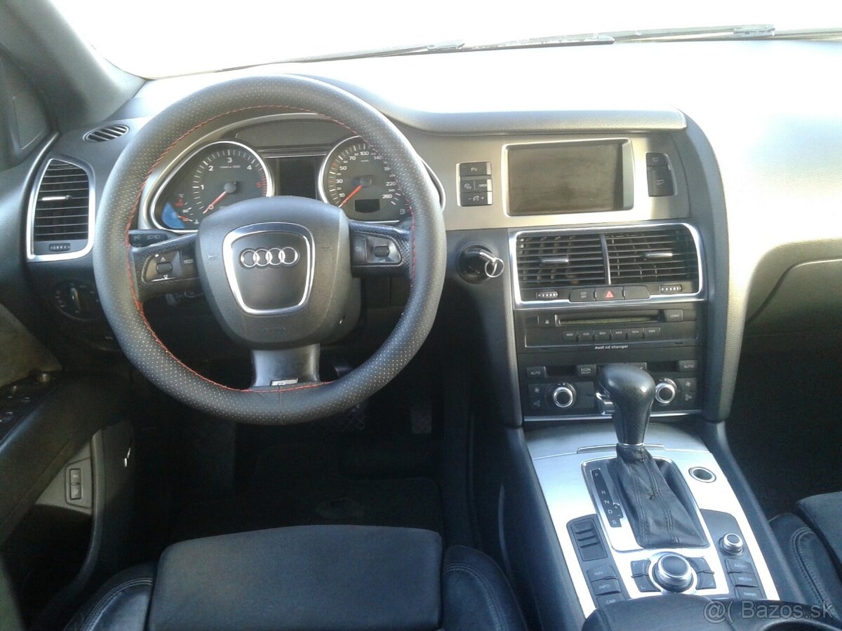Audi Q7 3,0TDI Sline Quattro 7.míst - 10