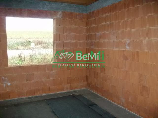 POSLEDNÝ 5 izbový rodinný dom PRI LESE: Novostavba Malý Lapá - 10