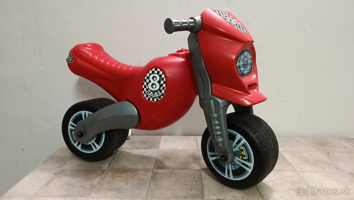 Motorka červená - odrážadlo - 10