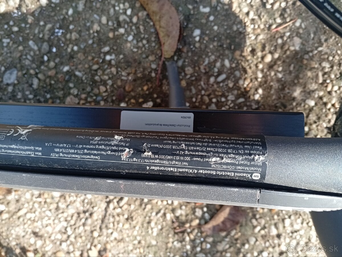 XIAOMI E SCOOTER (KOLOBEZKA) 4 A ESSENTIAL - 10