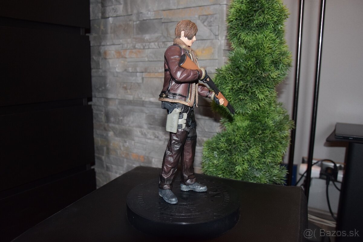 Resident Evil Leon Kennedy - 10