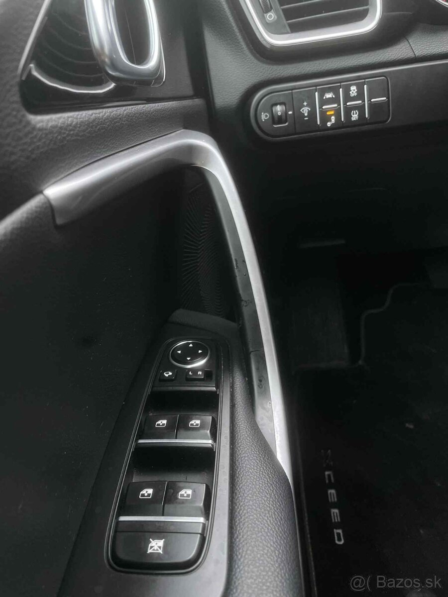 Kia XCeed 1.5 T-GDi Gold A/T - 10