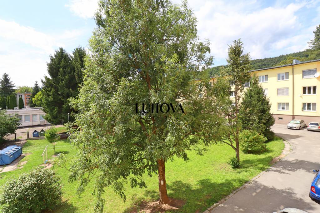 VEĽKÝ 2-izbový byt v centre mesta - 10