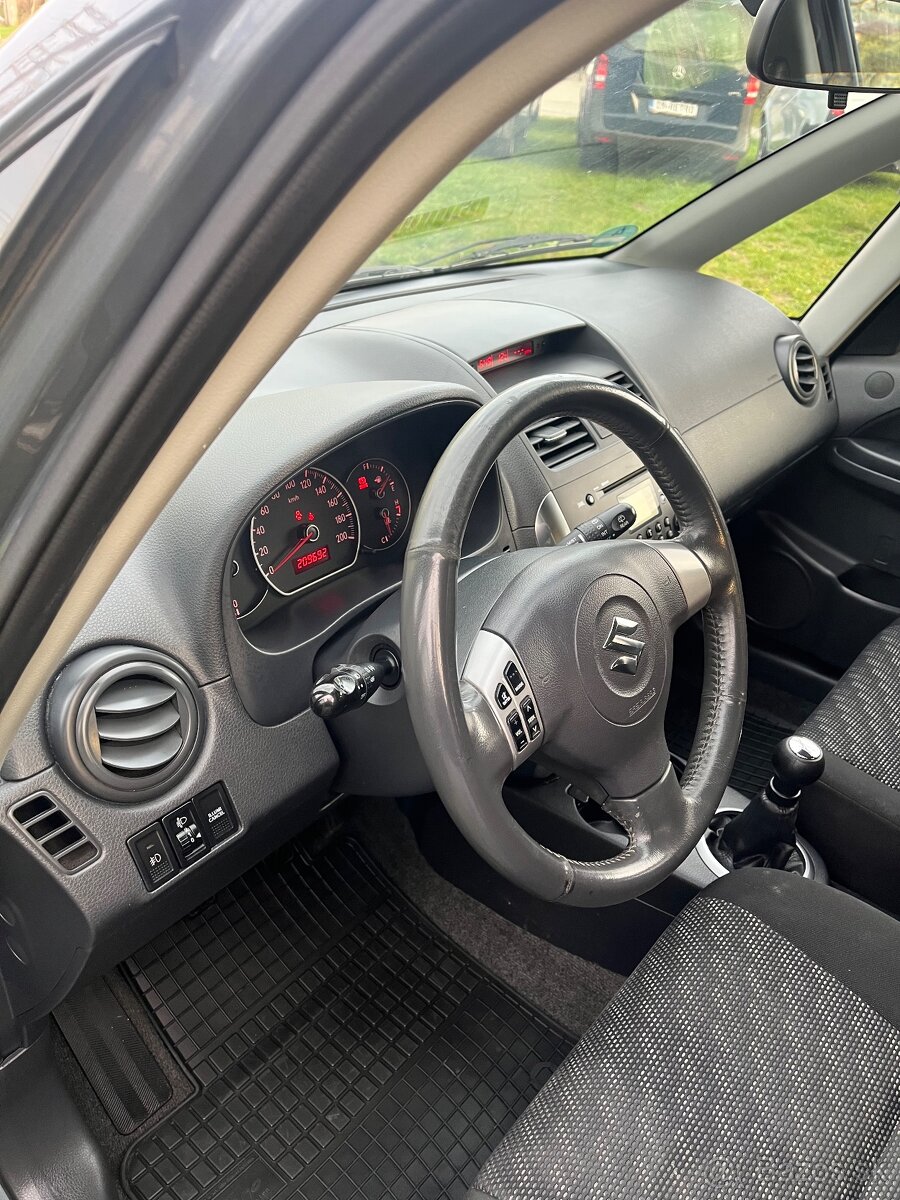 Suzuki Sx4 benzín - 10