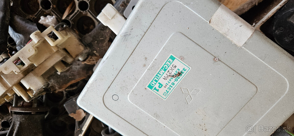 Suzuki Samurai - 1,3 náhradné diely - 10