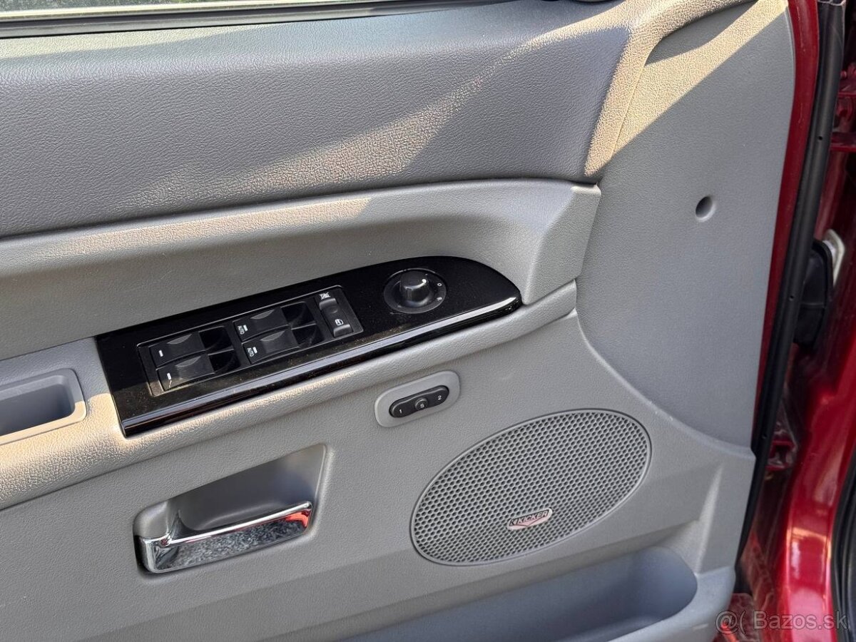 Jeep Grand Cherokee SRT 6.1 HEMI - 10