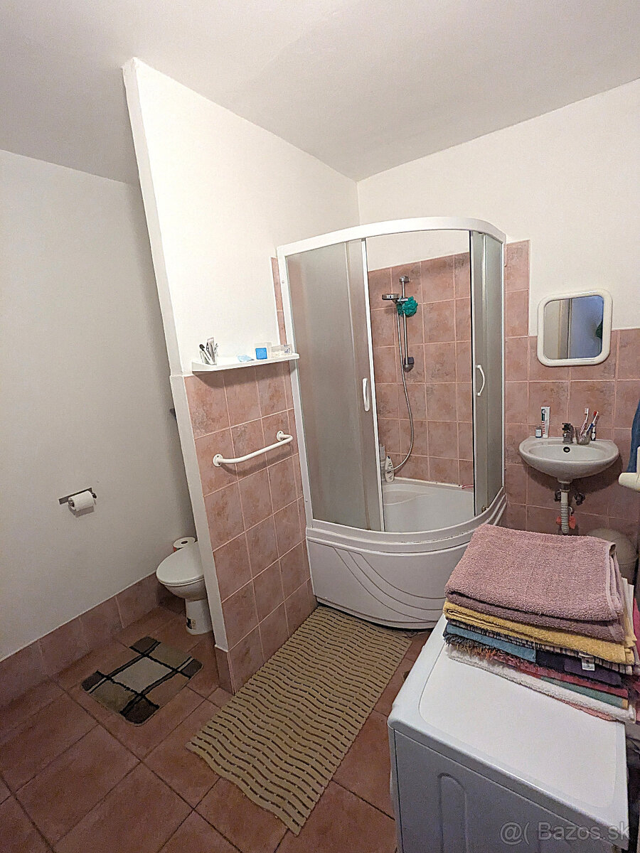 BEZBARIÉROVÝ 1 i. blízko CENTRA, Ludmanská, OV, 41m2 - 10