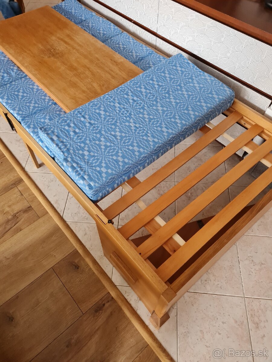 Starožitny nábytok unikát , drevená truhlica a v nej posteľ - 10