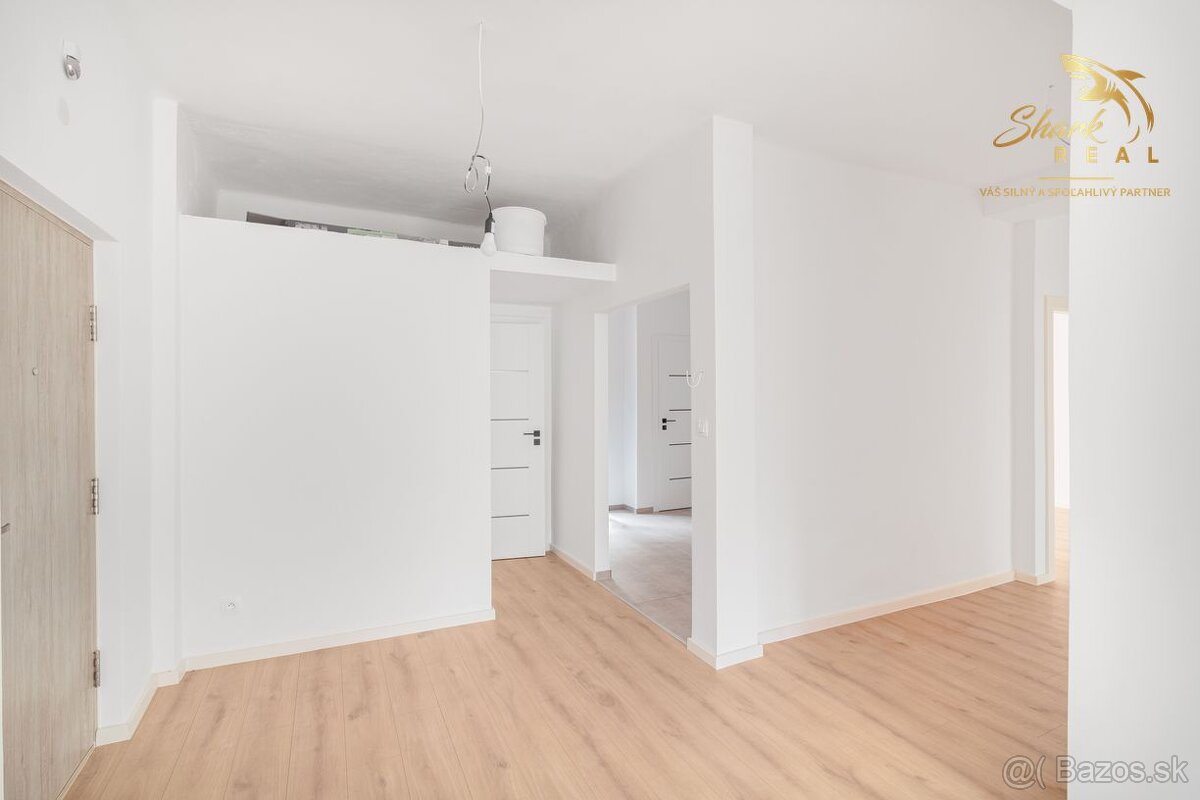 4i byt s otvorenou dispozíciou a 2 balkónmi v srdci Starého - 10