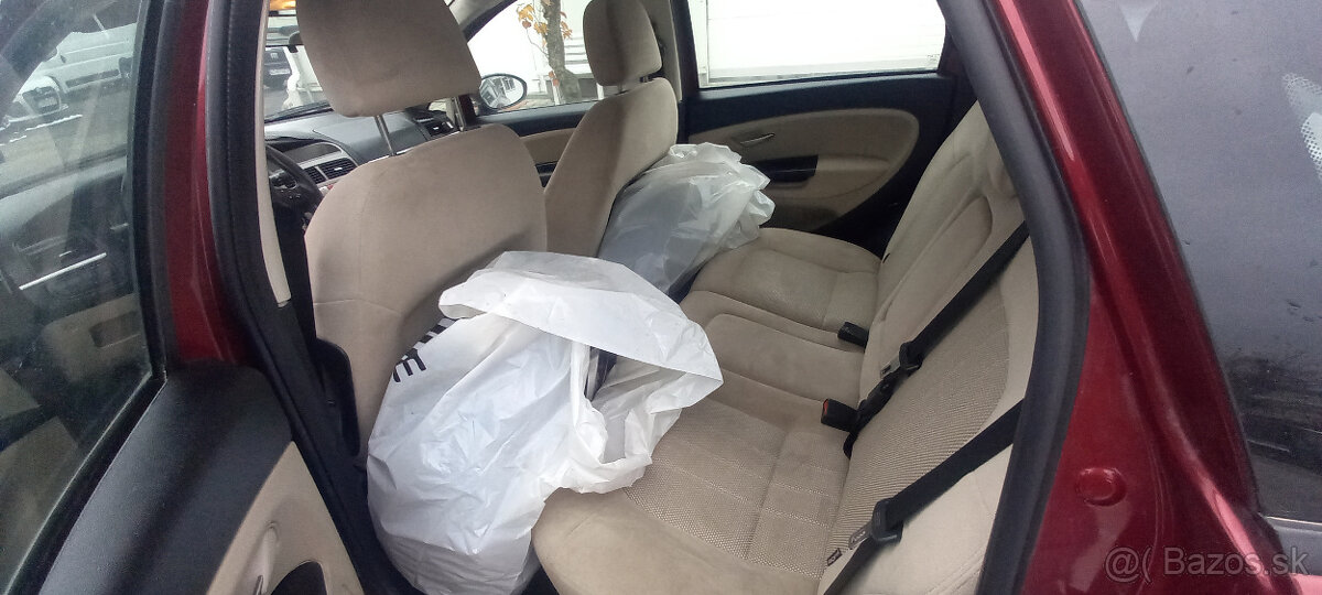 Fiat Linea 1.4 T- Jet 16v Emotion - 10