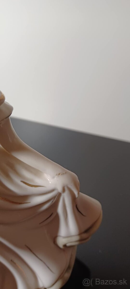 Porcelánová stará soška dáma - 10