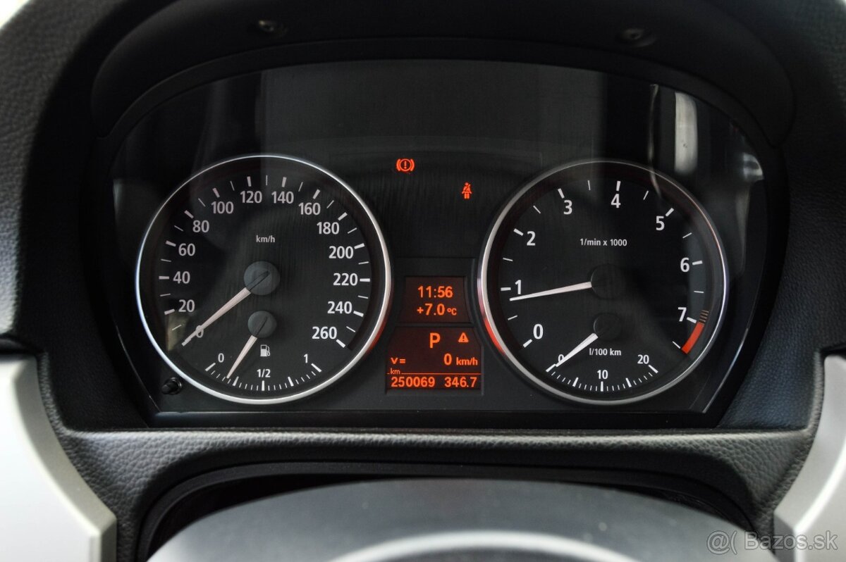 BMW E90 Rad 3 325i A/T - 10