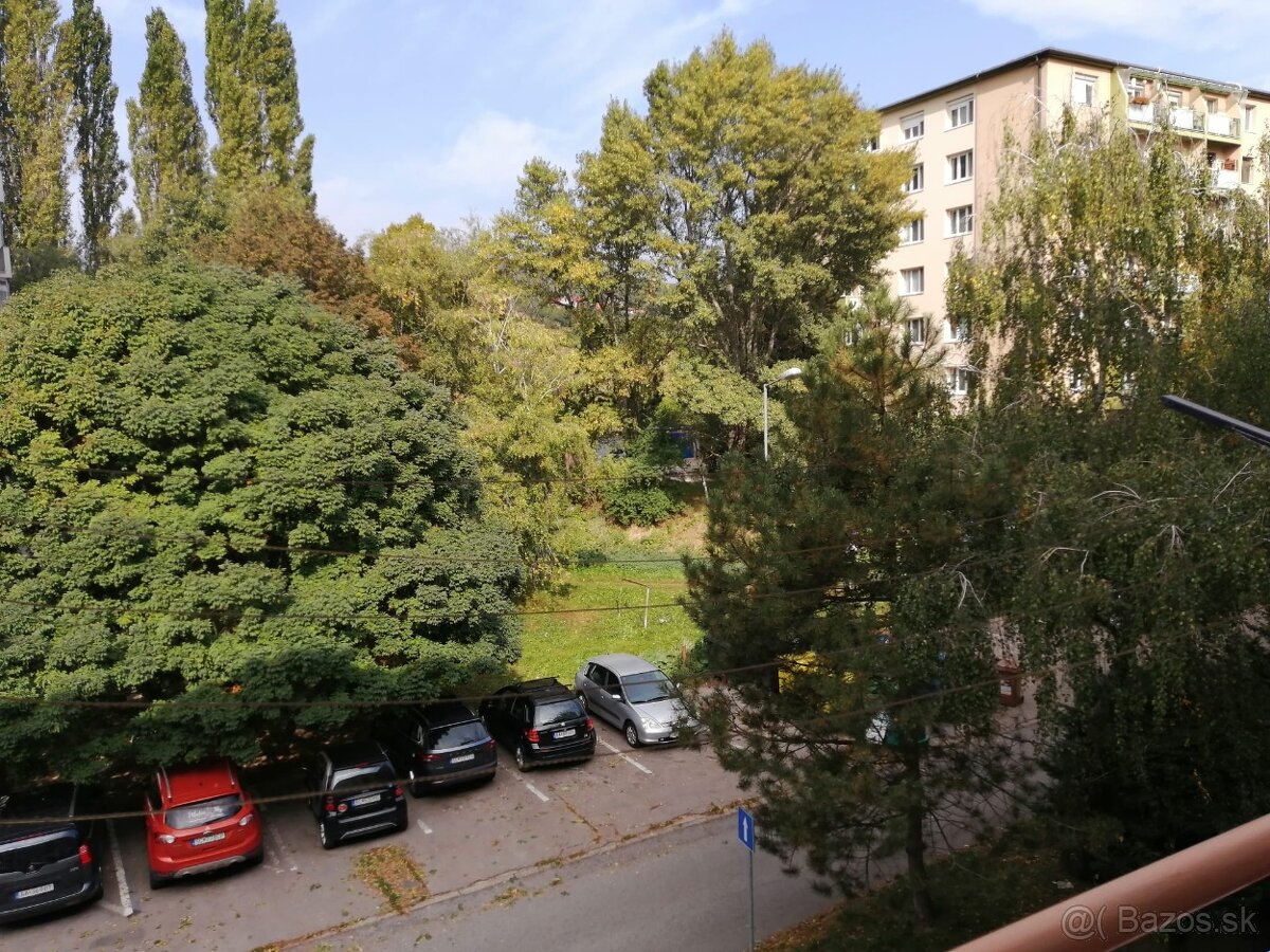 Rezervovaný - Slnečný 2-izb. byt v Krasňanoch - 10