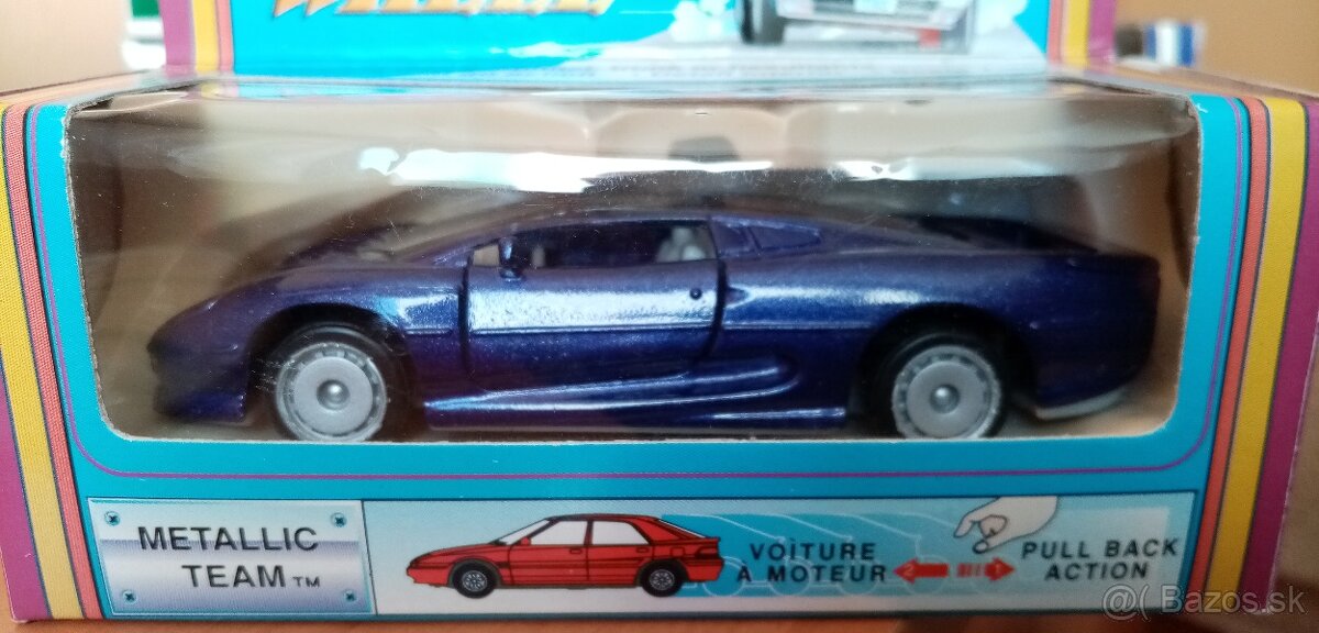 Modely autíčiek. - 10