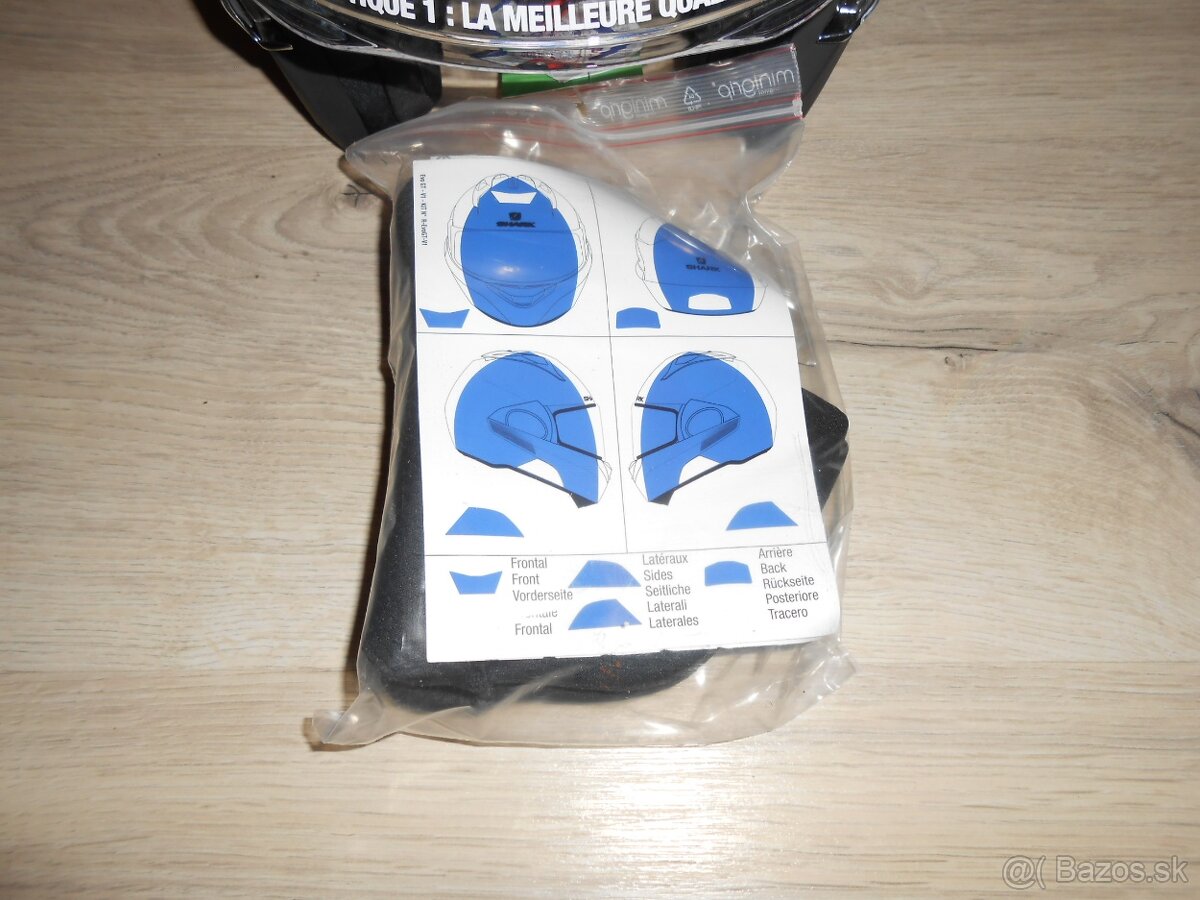 Predam krasnu novu moto prilbu znacky SHARK EVO GT SEAN MAT - 10