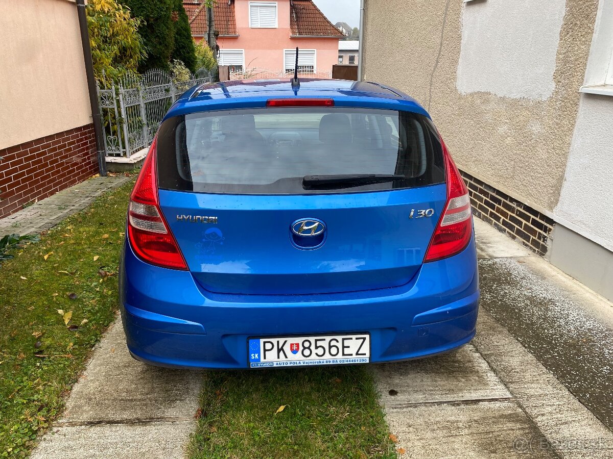 Predám Hyundai i30 1,4 80kw benzin - 10