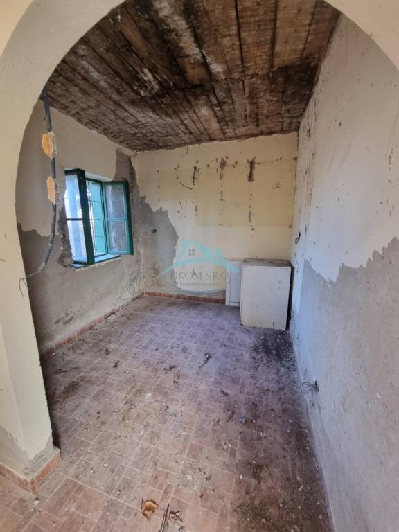 ZNÍŽENÁ CENA Rodinný dom Ipeľské Predmostie - 10