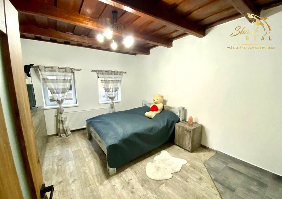 Príjemný a moderný rodinný dom, vhodný aj ako chalupa - 10