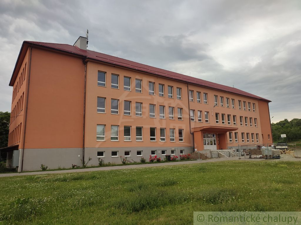Pozemok vhodný na výstavbu s rozlohou 700 m2 v obci Štiavn - 10