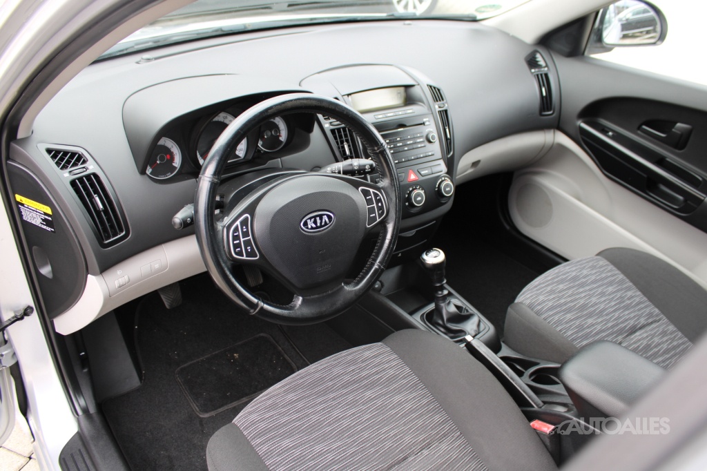 Kia Ceed 1,4 i 16V 80 kW - 10