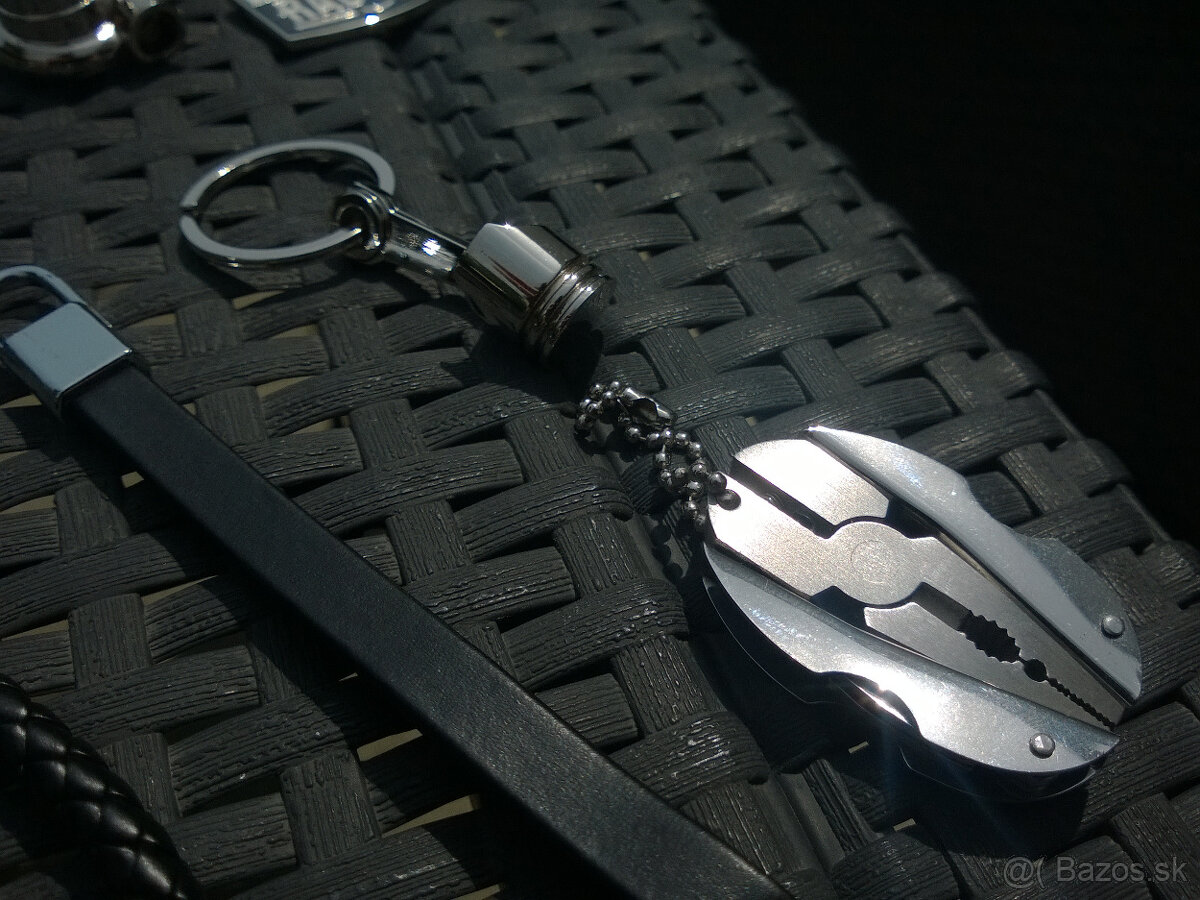 Nové kovové kľúčenky/ prívesky - 10