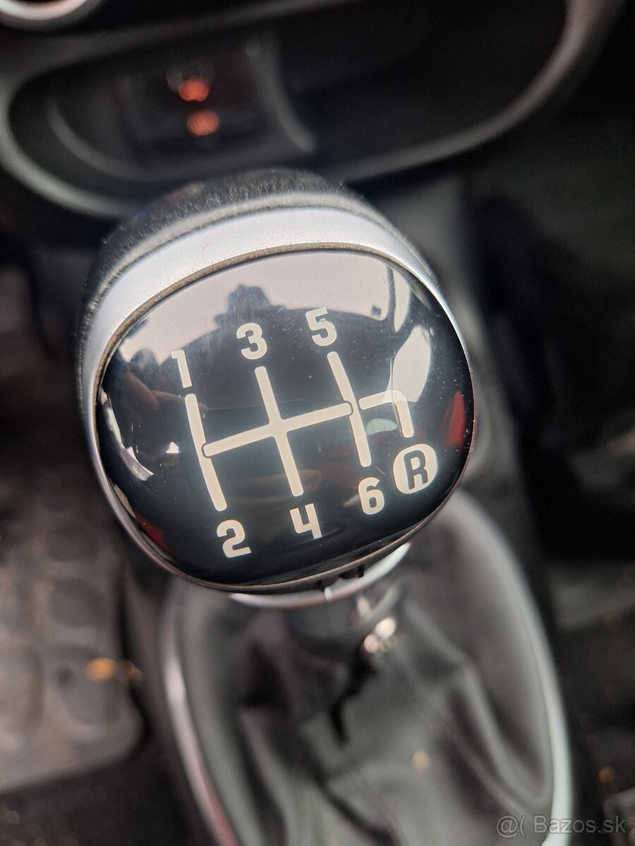 FIAT 500L 1,4 BENZÍN 110 000 KM - 10