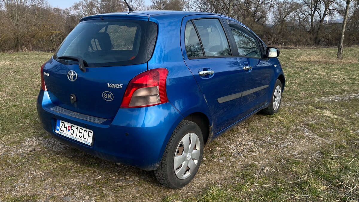 Toyota Yaris - 10