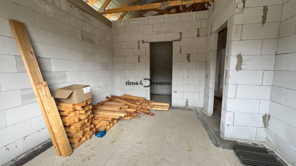 NA PREDAJ 4 izbový dom v obci Ladice - 10