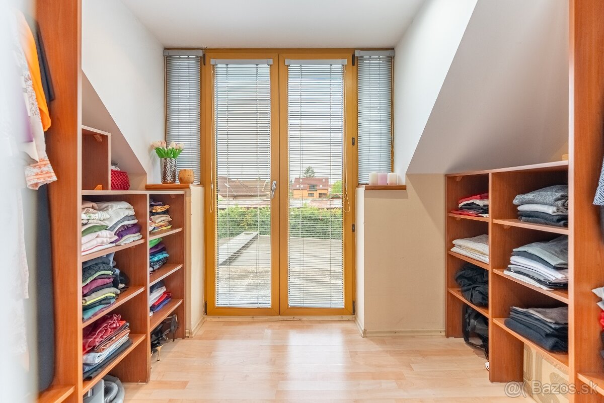 Samostatný 5 izb. rodinný dom vo výbornej lokalite v Trnave - 10