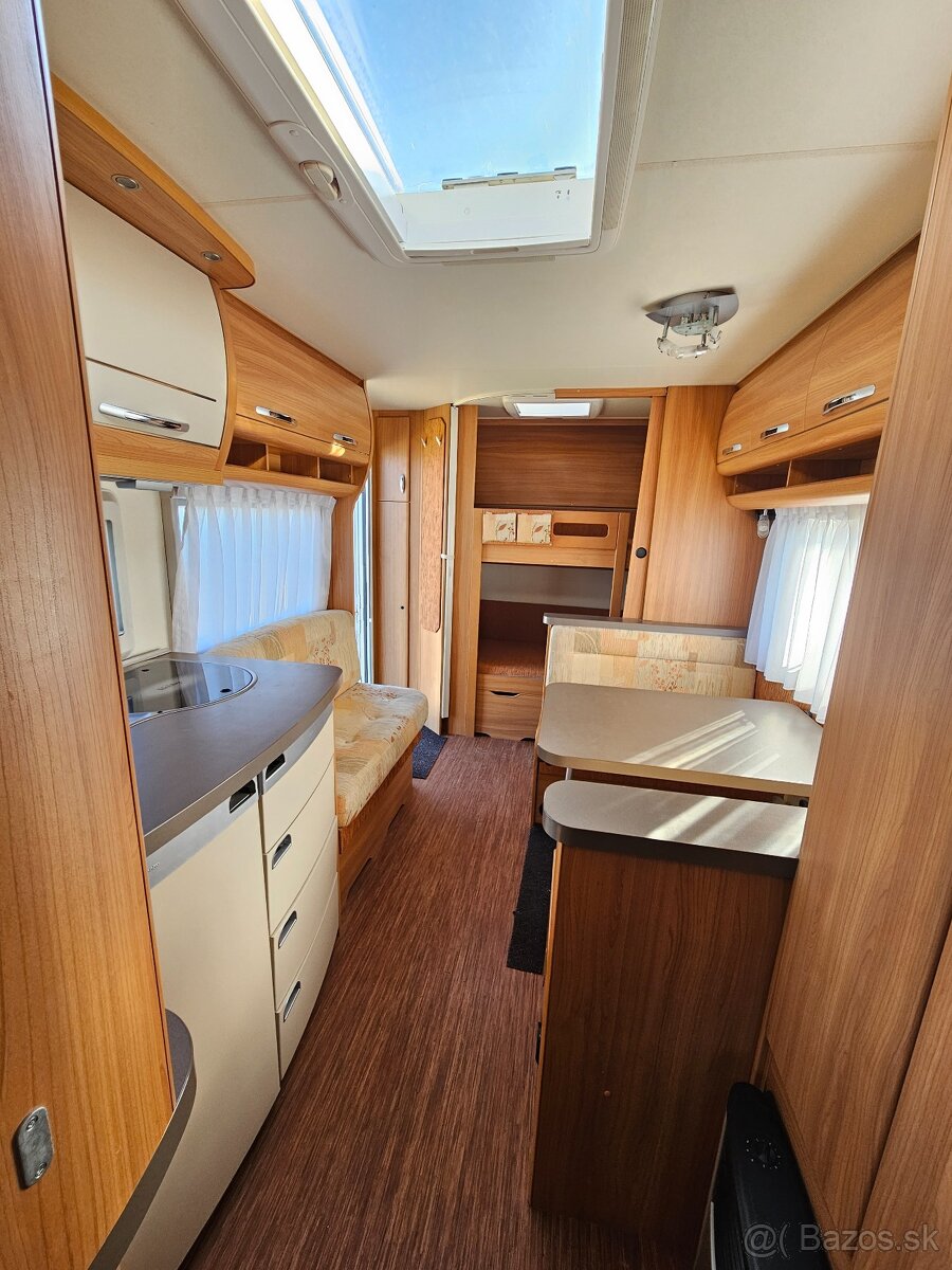 Obytny prives Hobby 540 KMFE - solarny panel, mover - 10