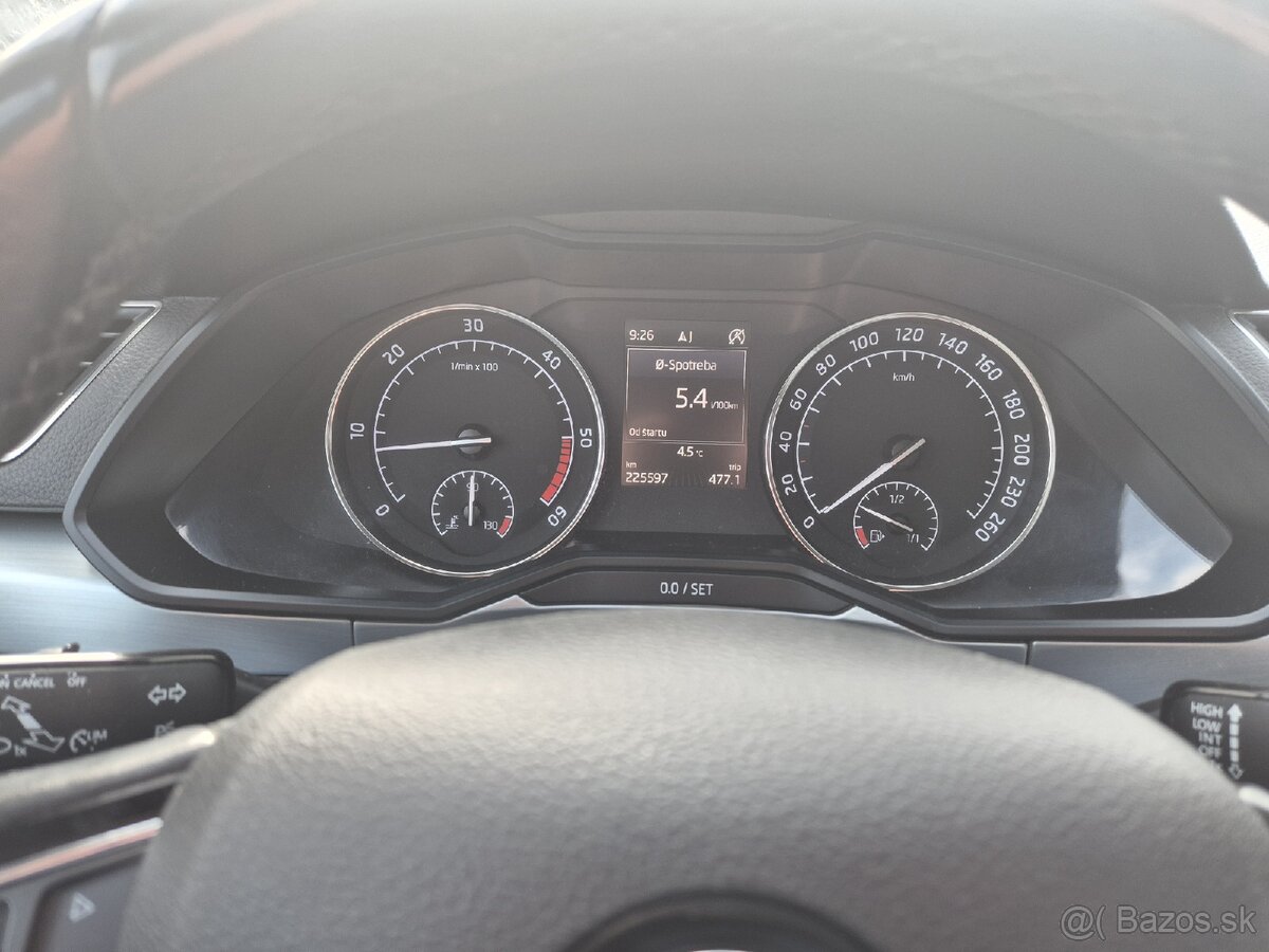 Skoda superb 2.0 tdi combi 110kw - 10