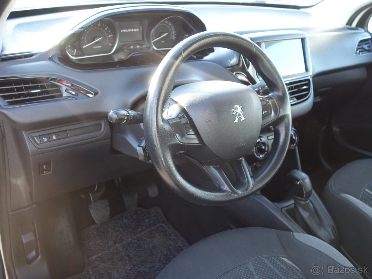 Peugeot 208 - 10