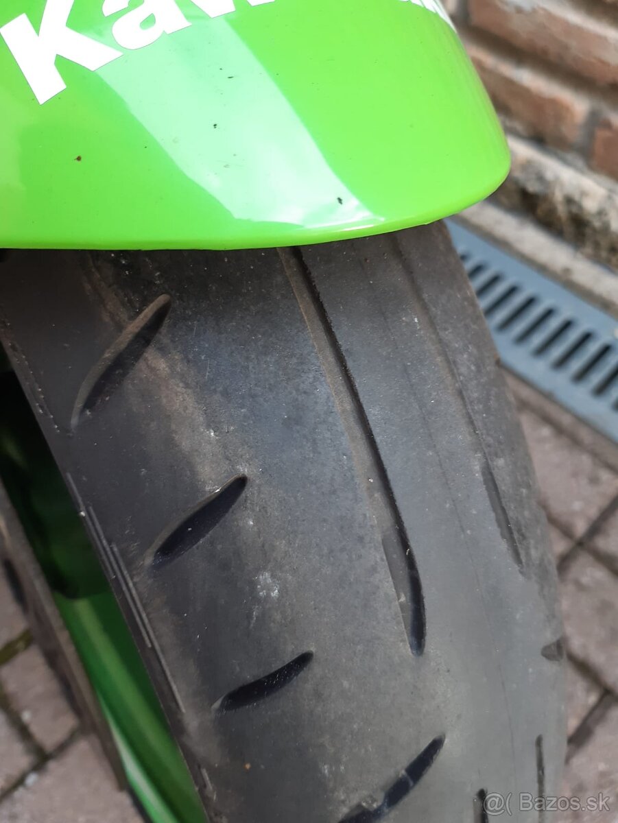 Kawasaki ZX 7R Ninja - 10