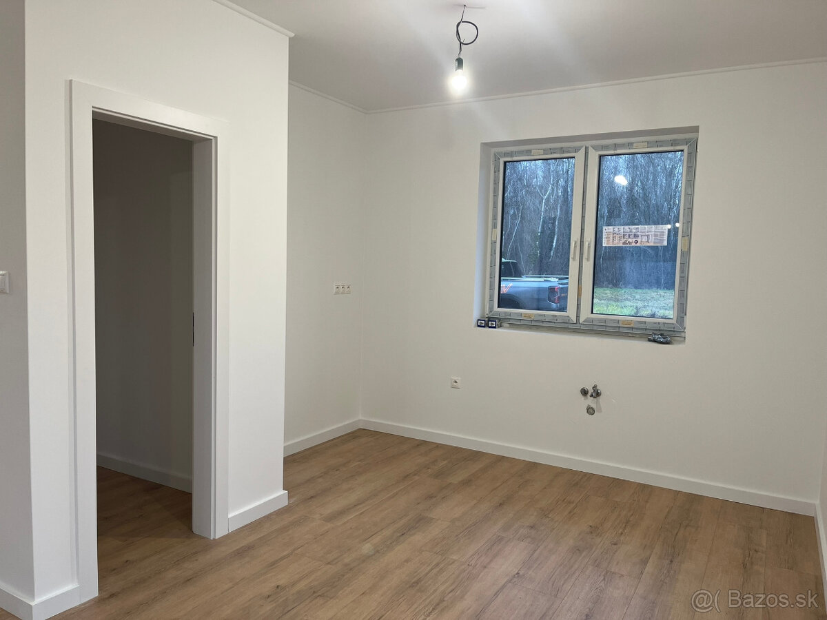 Predaj rodinných domov v obci Vrakúň - 10