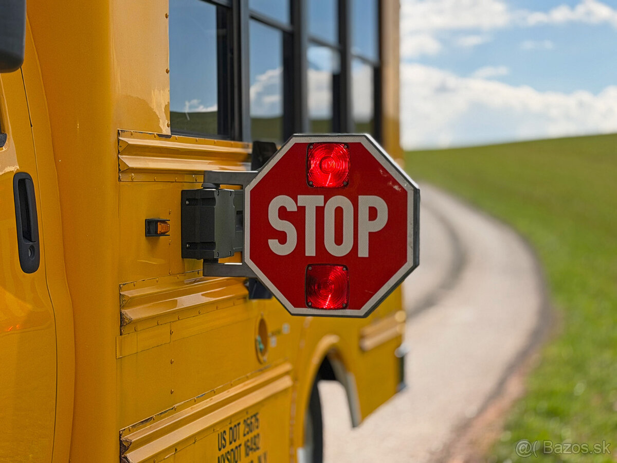 CHEVROLET EXPRESS – USA SCHOOLBUS – 6.6 DURAMAX DIESEL - 10