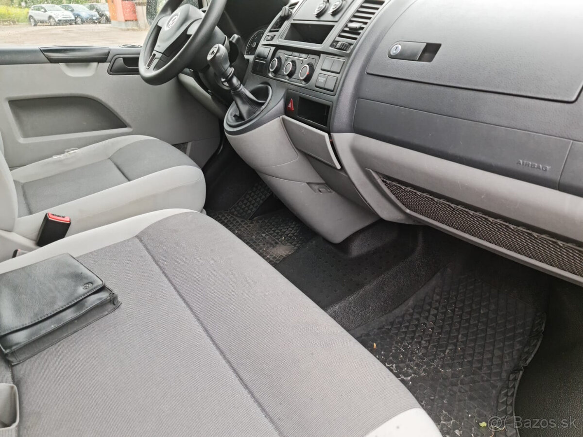 VW Transporter T5 2,0 tdi, 102 PS, manuál , r.v.2014 - 10